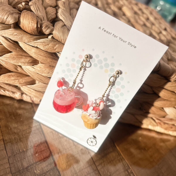 Christmas Cupcake Earrings - Image 3