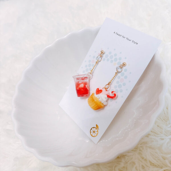 Christmas Cupcake Earrings - Image 4