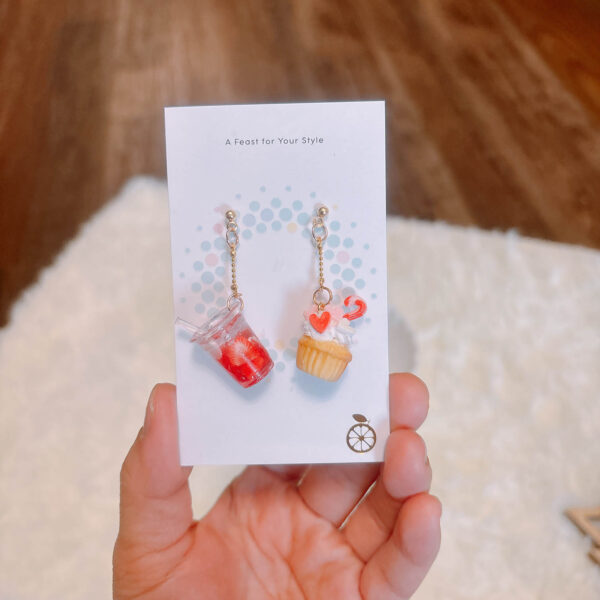 Christmas Cupcake Earrings - Image 5