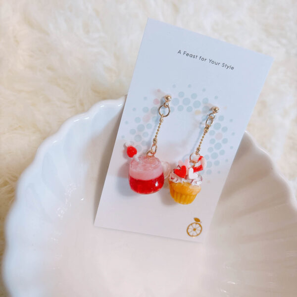 Christmas Cupcake Earrings - Image 6